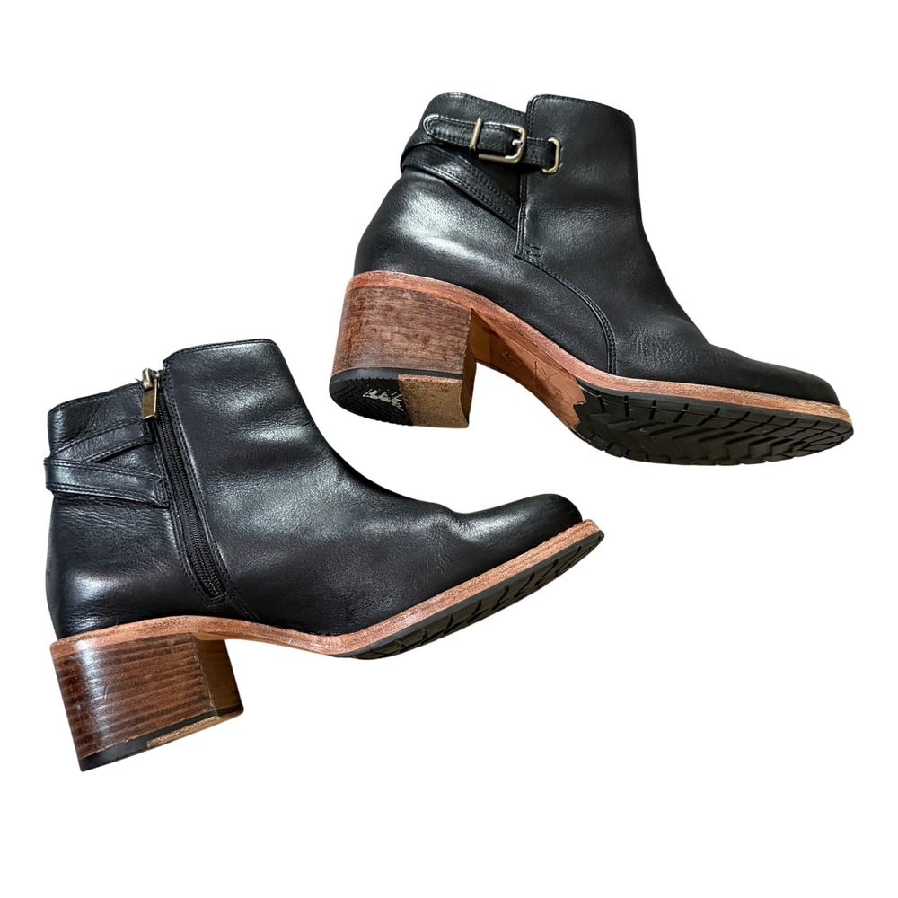 Clarks Women's Black Leather Ankle Bootie Size 7.5 Buckle Strap Wood Heel